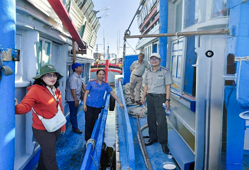 VKSND khu vực 1- Khánh Hòa kiểm sát cưỡng chế kê biên tàu cá trị giá hơn 21 tỉ đồng