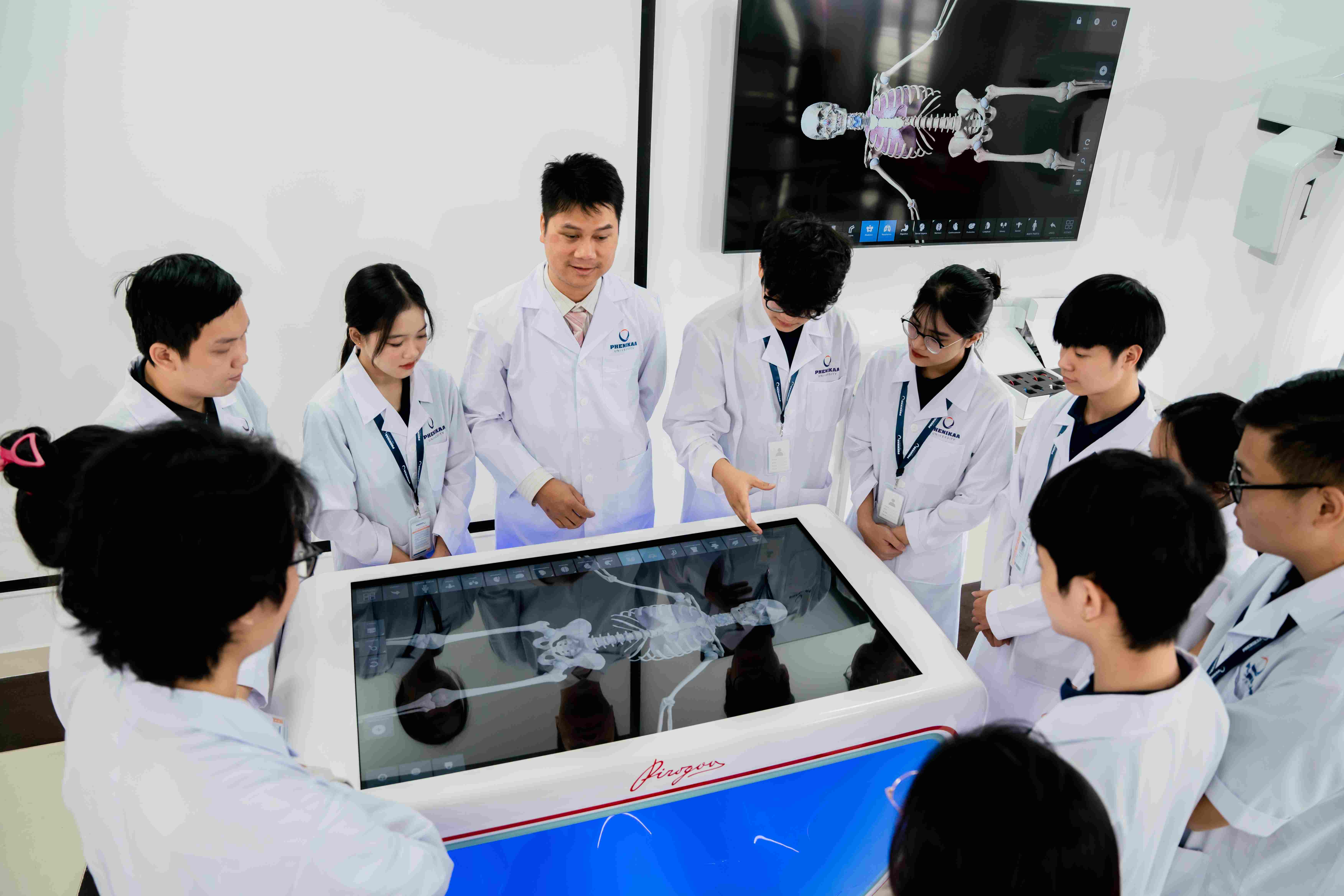 Điểm sàn đại học nhóm ngành sức khỏe cao nhất 22 điểm