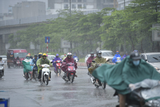 Mưa lớn bao trùm vùng núi Bắc Bộ, nguy cơ lũ quét và sạt lở đất