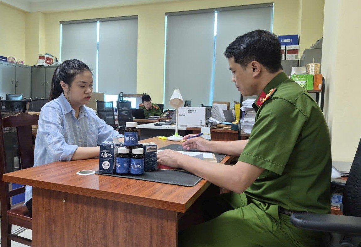 Rao bán thực phẩm chức năng giả qua Facebook, người phụ nữ bị khởi tố