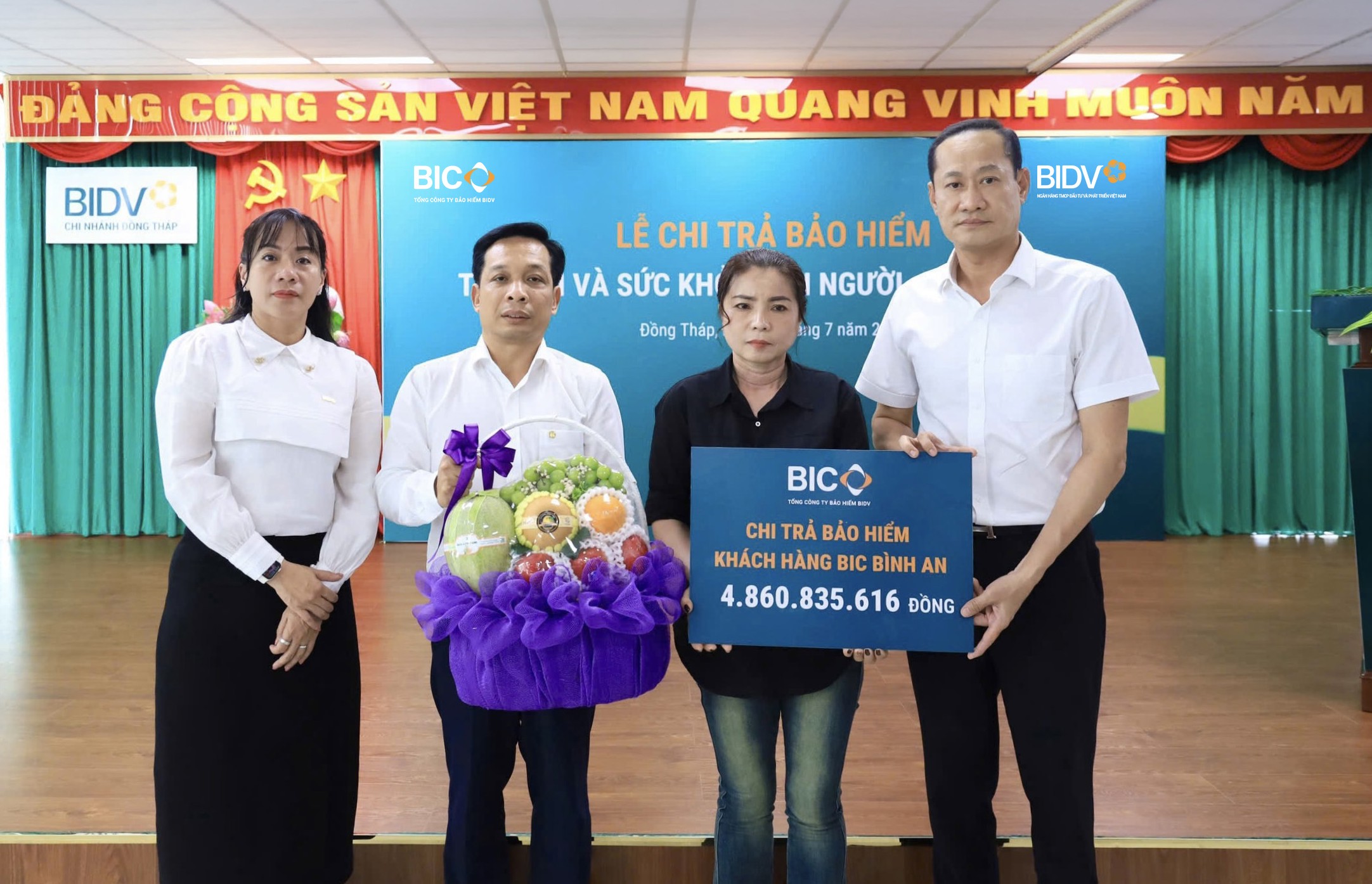 BIC chi trả hơn 4,8 tỉ đồng quyền lợi bảo hiểm BIC Bình An cho khách hàng BIDV Đồng Tháp