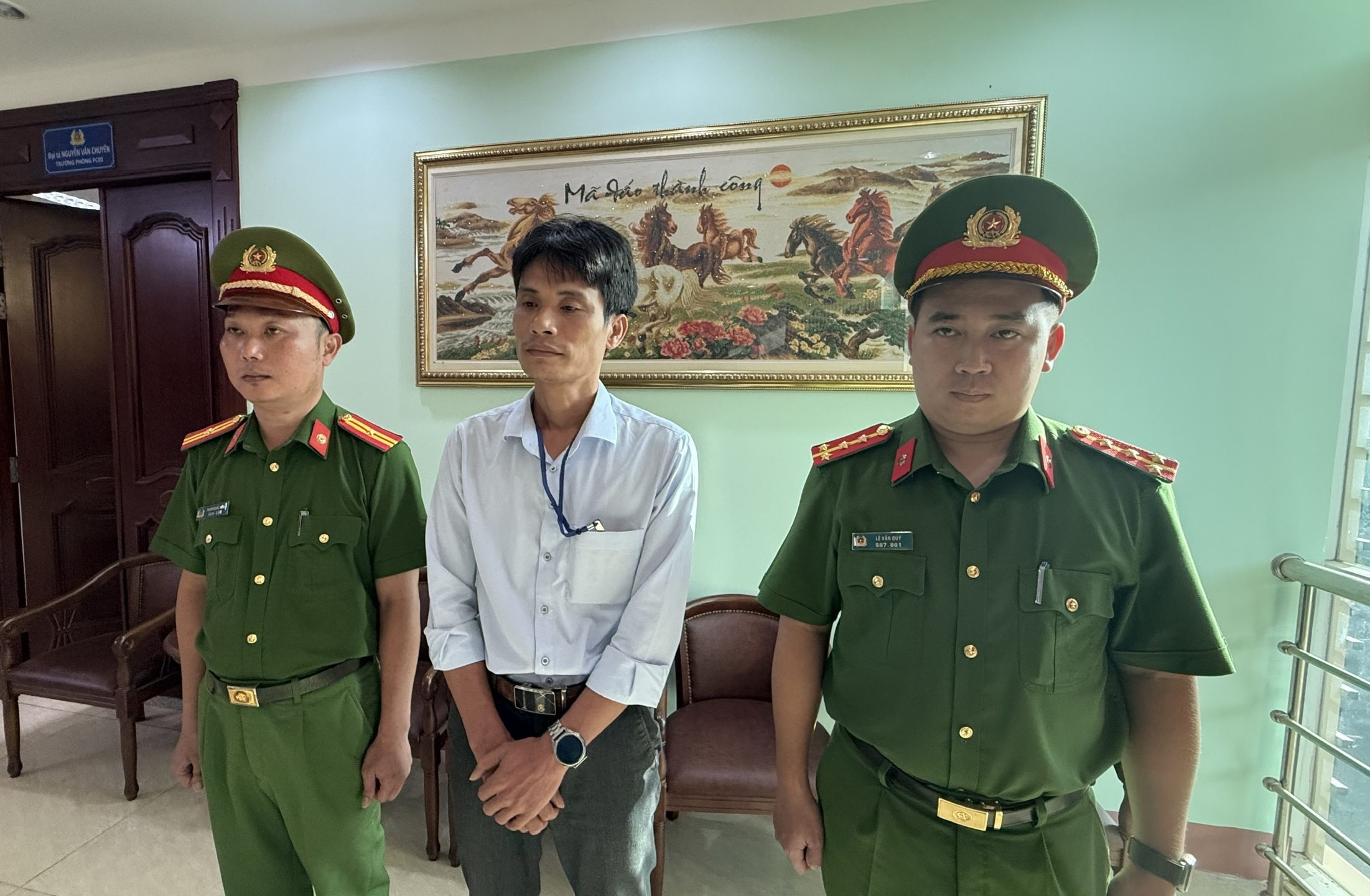Khởi tố giám đốc công ty sản xuất, buôn bán hơn 250 tấn phân bón giả