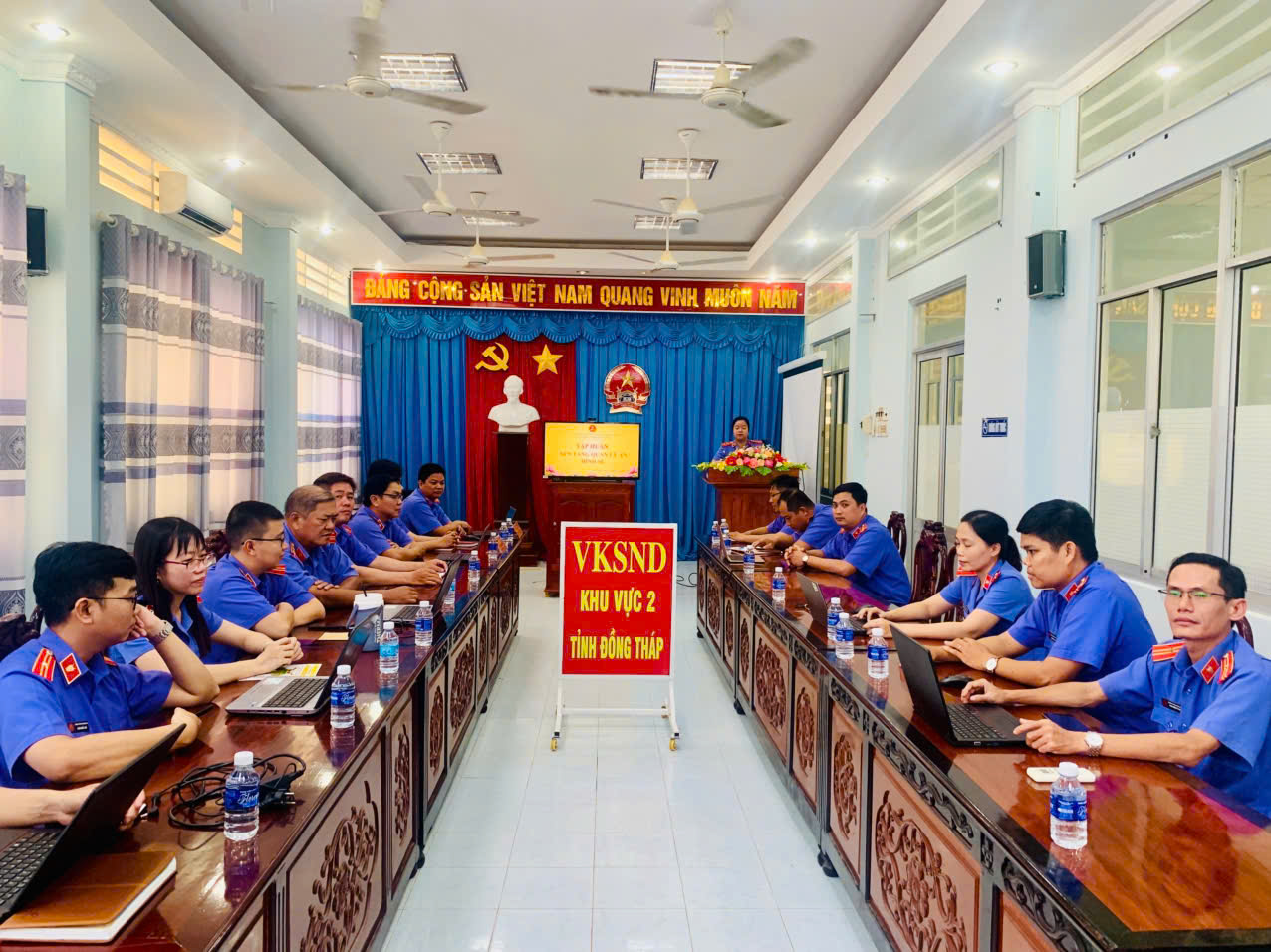 Tổ chức sinh hoạt chuyên đề “Đảng viên tiên phong học tập kỹ năng số”