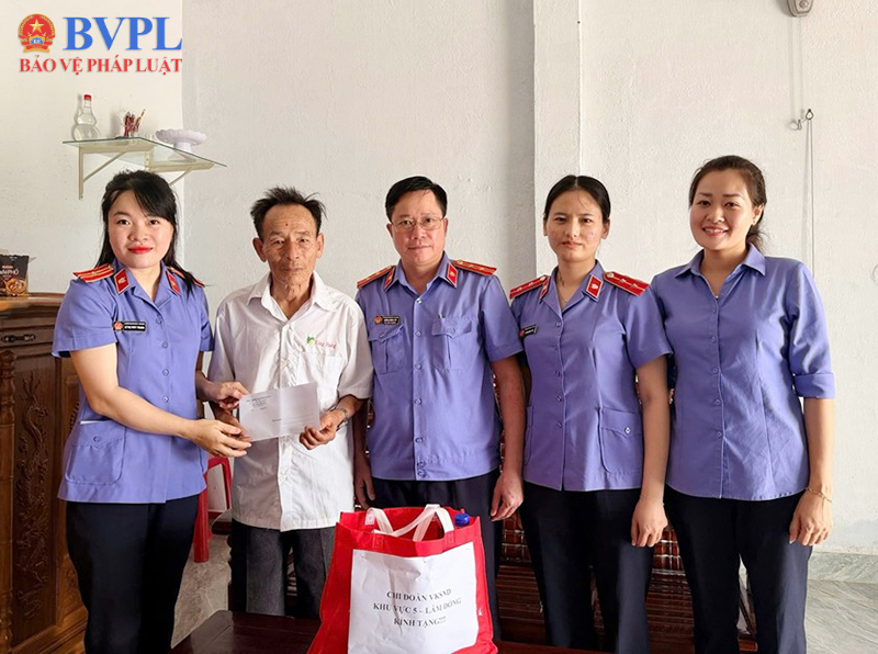 Chi đoàn VKSND Khu vực 5 tỉnh Lâm Đồng tri ân người có công
