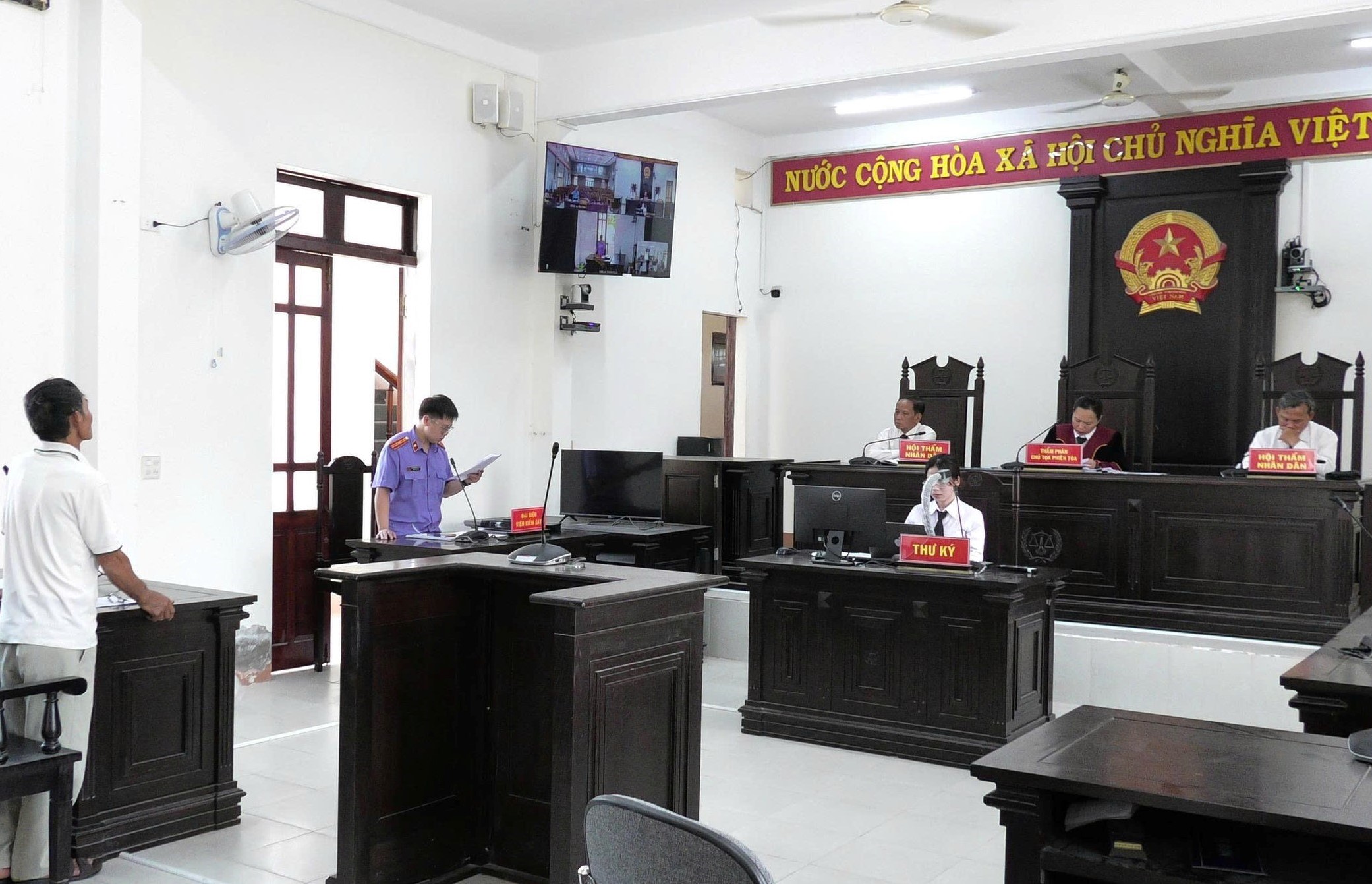 Phối hợp tổ chức phiên tòa rút kinh nghiệm 2 vụ án hành chính