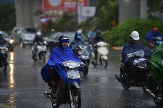 Mưa lớn cục bộ ở cao nguyên Trung Bộ và Nam Bộ