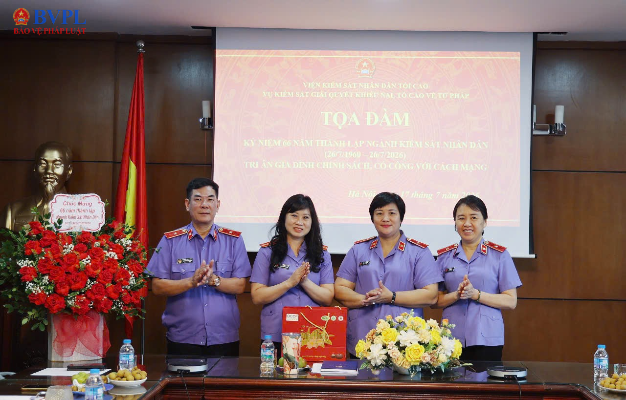 Vụ 12 tổ chức Tọa đàm kỷ niệm 66 năm thành lập VKSND và tri ân gia đình có công với cách mạng