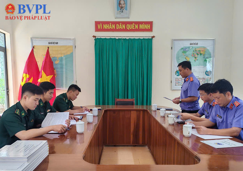 Trực tiếp kiểm sát công tác tạm giữ tại Đồn Biên phòng Đắk Song