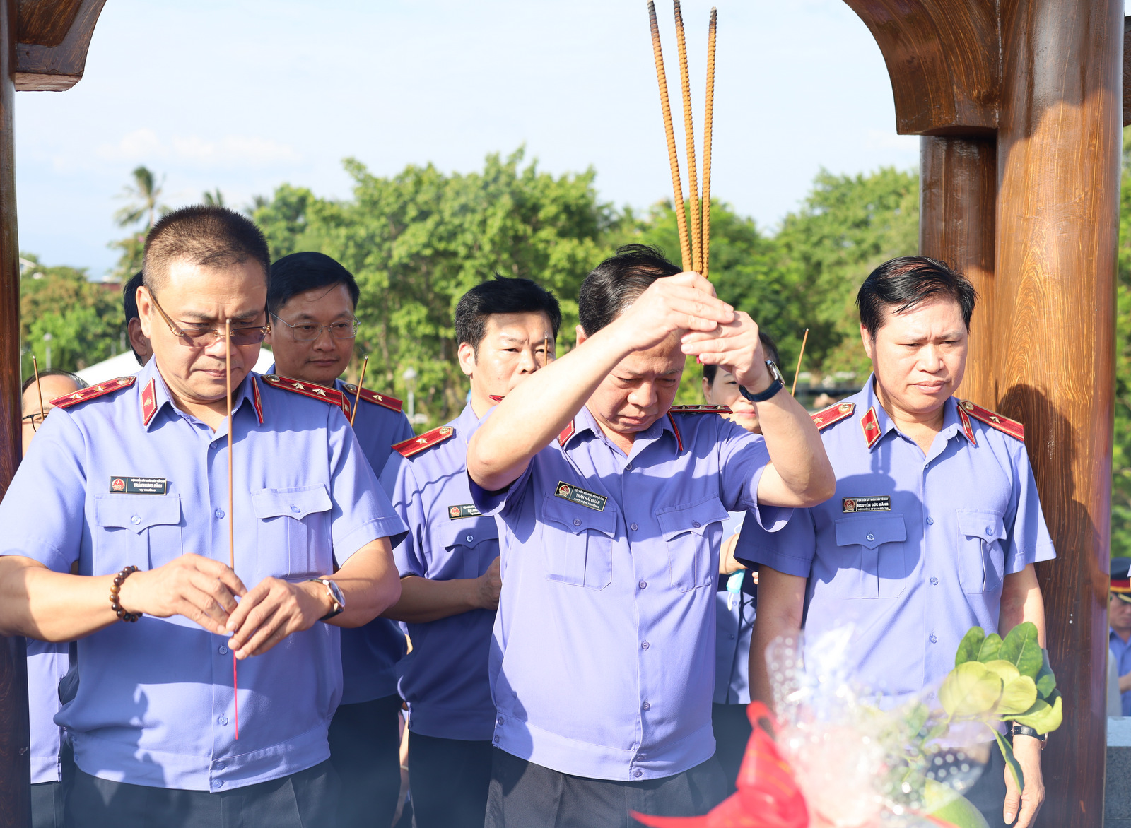 Phó Viện trưởng VKSND tối cao Trần Hải Quân dẫn đầu đoàn về nguồn, tri ân tại Quảng Trị