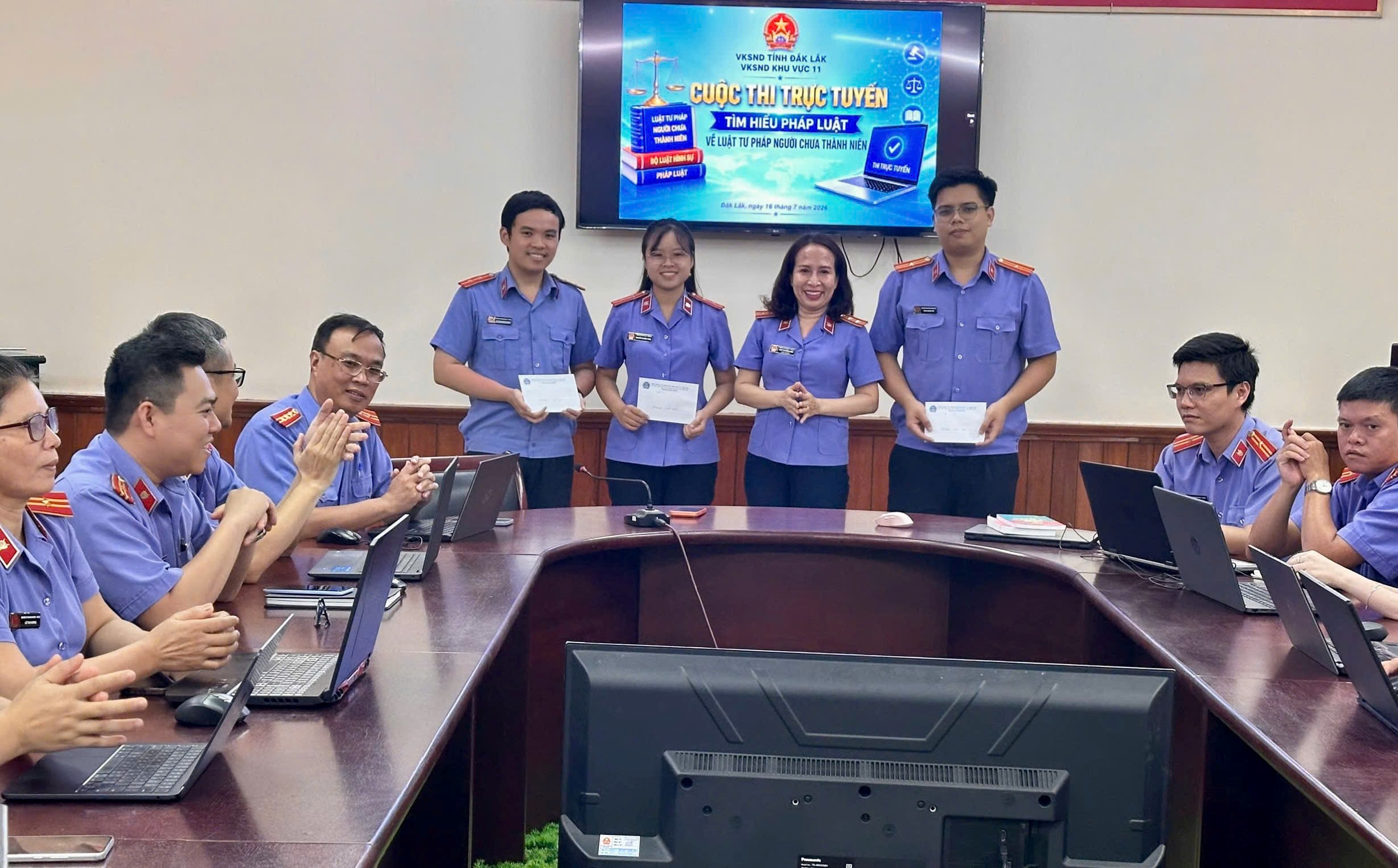 VKSND khu vực 11 tổ chức thi trực tuyến tìm hiểu Luật Tư pháp người chưa thành niên