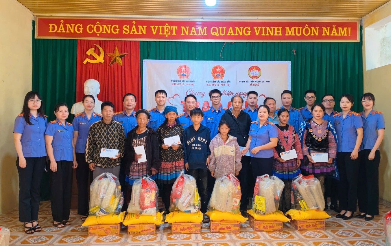 Trao yêu thương, gieo mầm tri thức nơi vùng cao Pà Cò