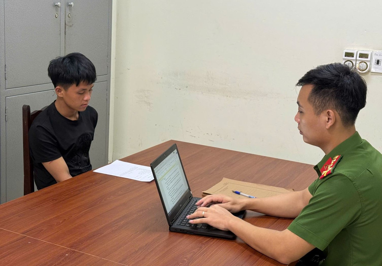 Từ Lào Cai xuống Phú Thọ trộm cắp, dùng dao cướp tài sản khi bị phát hiện