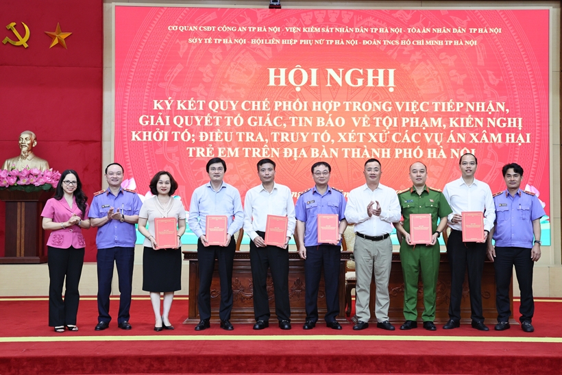 VKSND TP Hà Nội ký quy chế phối hợp giải quyết các vụ án xâm hại trẻ em