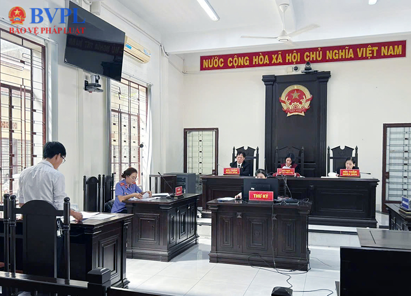 VKSND Khu vực 4 tỉnh Lâm Đồng phối hợp tổ chức phiên tòa rút kinh nghiệm vụ án dân sự
