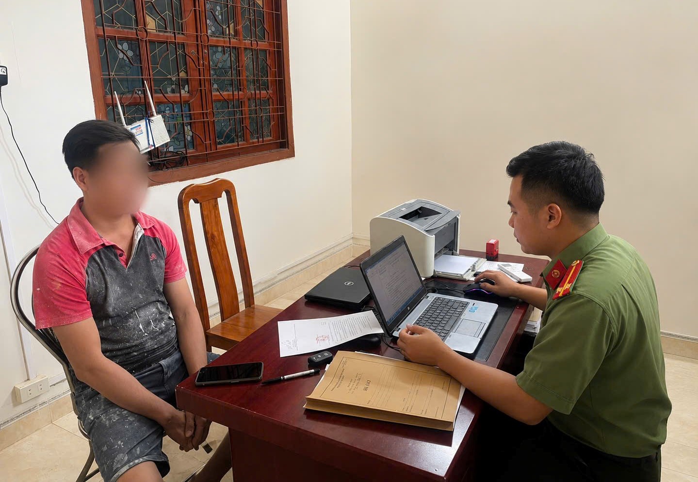 Xử phạt 7,5 triệu đồng người đăng bình luận xúc phạm lực lượng Công an trên Facebook