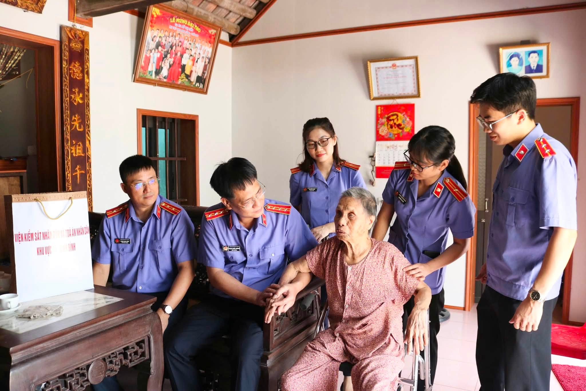 VKSND khu vực 11, tỉnh Ninh Bình Tri ân Mẹ Việt Nam Anh hùng và người có công