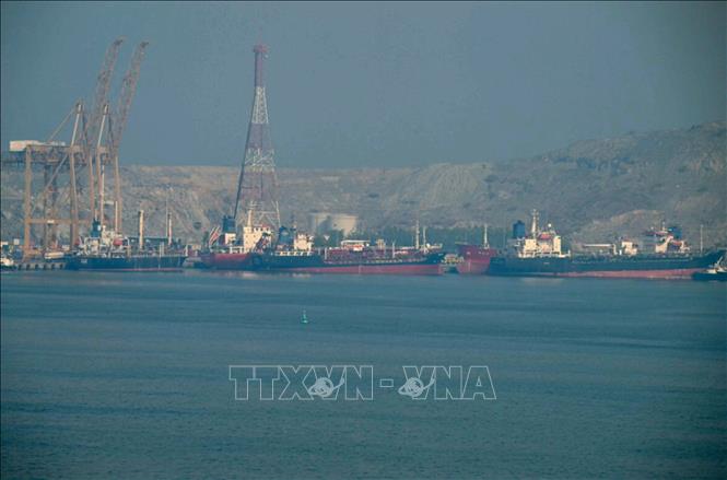 UAE tăng cường năng lực cảng biển, tránh eo biển Hormuz