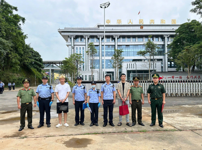 Trao trả 15 công dân Trung Quốc nhập cảnh trái phép vào Việt Nam