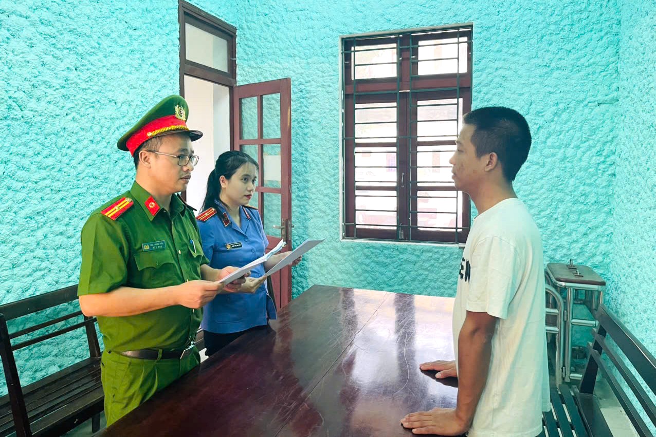 Khởi tố bị can, tạm giam đối tượng mua bán, tổ chức sử dụng trái phép chất ma túy