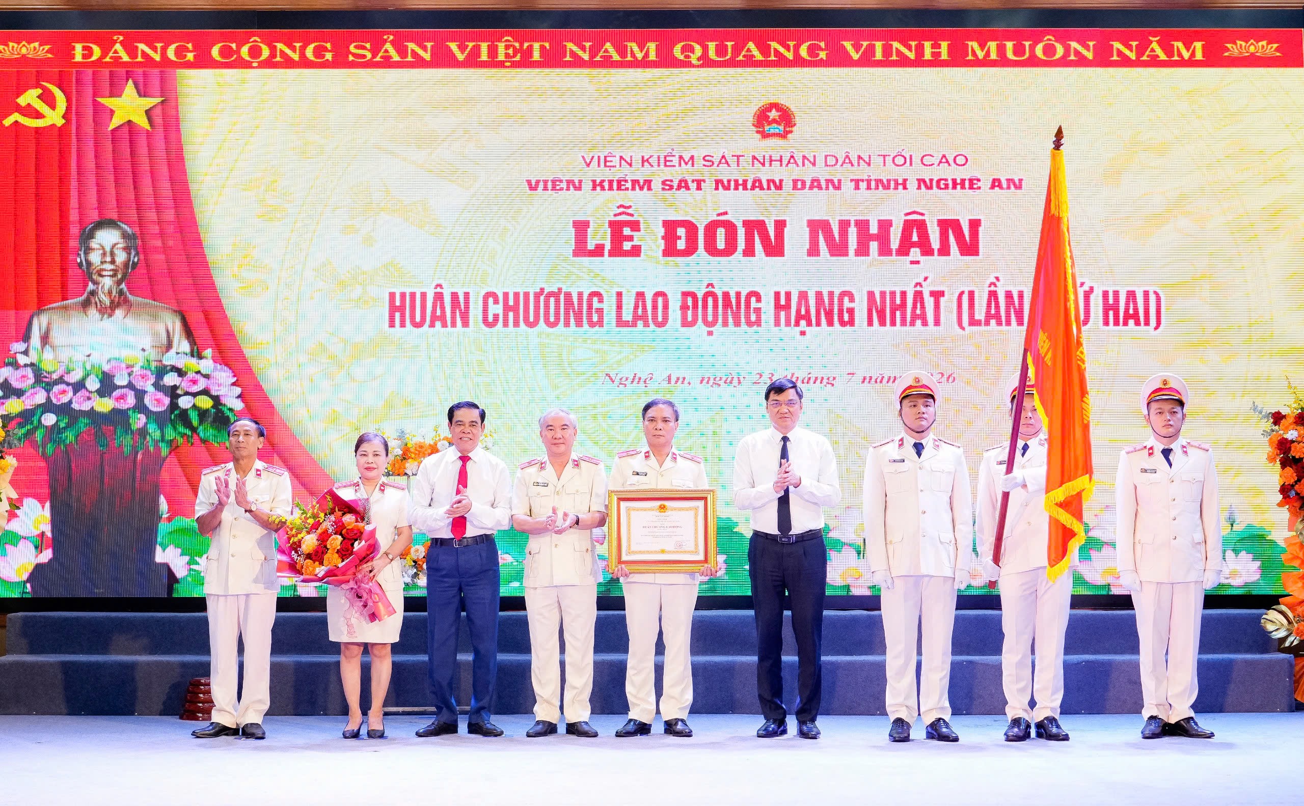 VKSND tỉnh Nghệ An vinh dự đón nhận Huân chương Lao động hạng Nhất lần thứ 2
