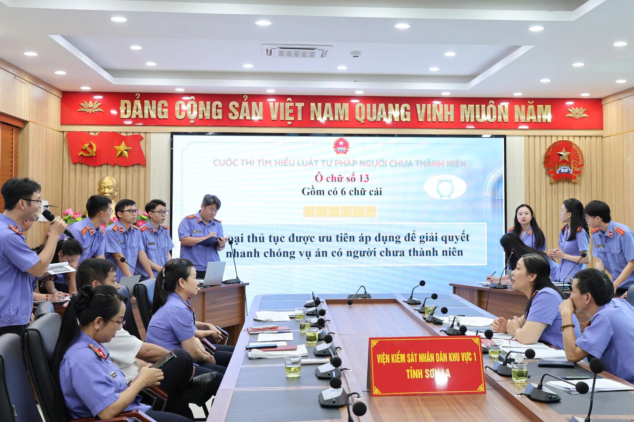 Tăng cường công tác đào tạo, bồi dưỡng thông qua các cuộc thi nghiệp vụ