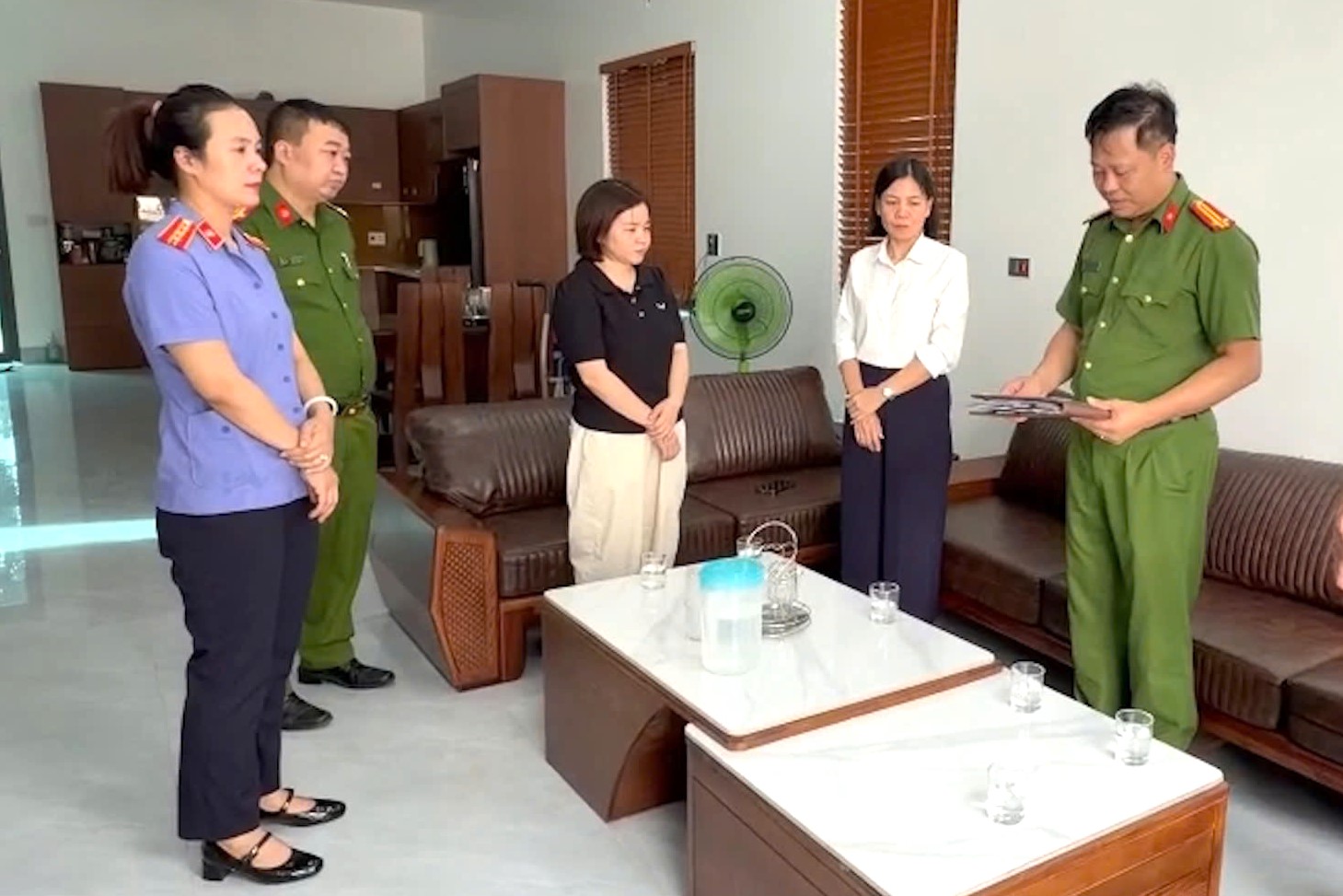 Lừa bán một thửa đất cho nhiều người, chiếm đoạt hàng tỉ đồng