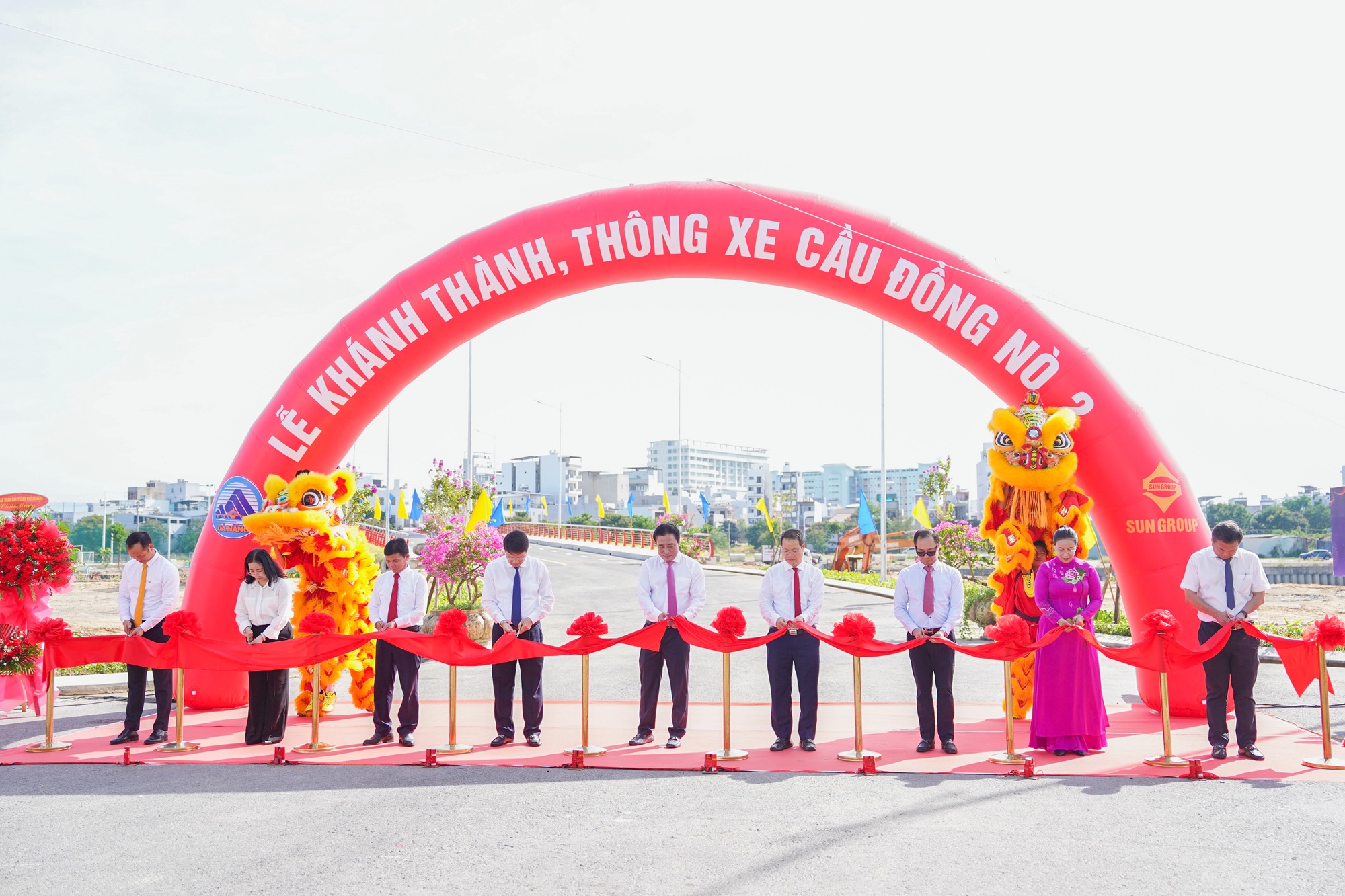 Cầu Đồng Nò 2 chính thức thông xe sau chưa đầy 8 tháng thi công