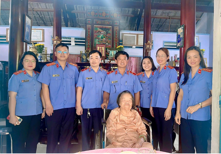 Chi bộ Nghiệp vụ 3, Viện phúc thẩm 3 dâng hương, tri ân Mẹ Việt Nam Anh hùng tại Củ Chi