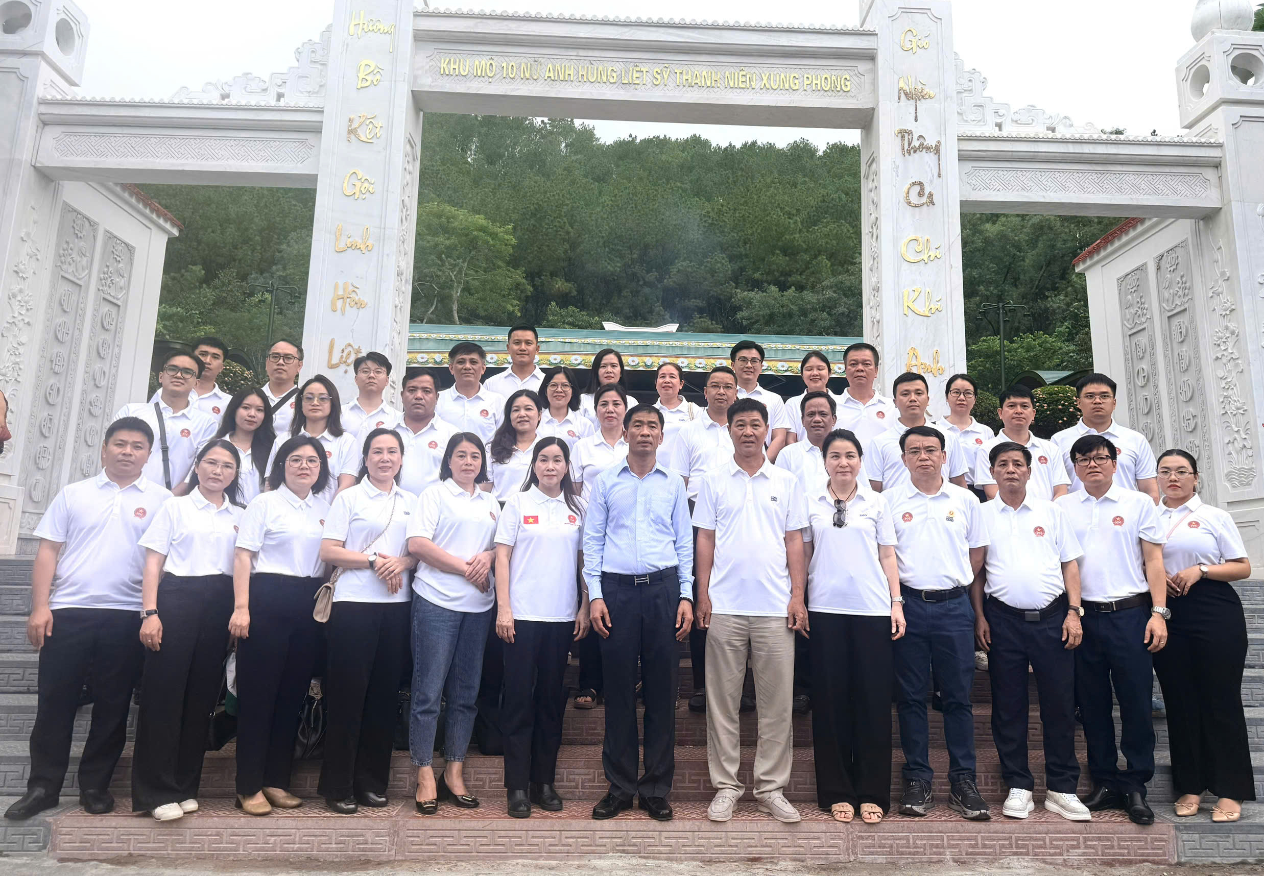 Chi bộ Vụ 1 VKSND tối cao tổ chức Chương trình về nguồn tại tỉnh Hà Tĩnh và Quảng Trị