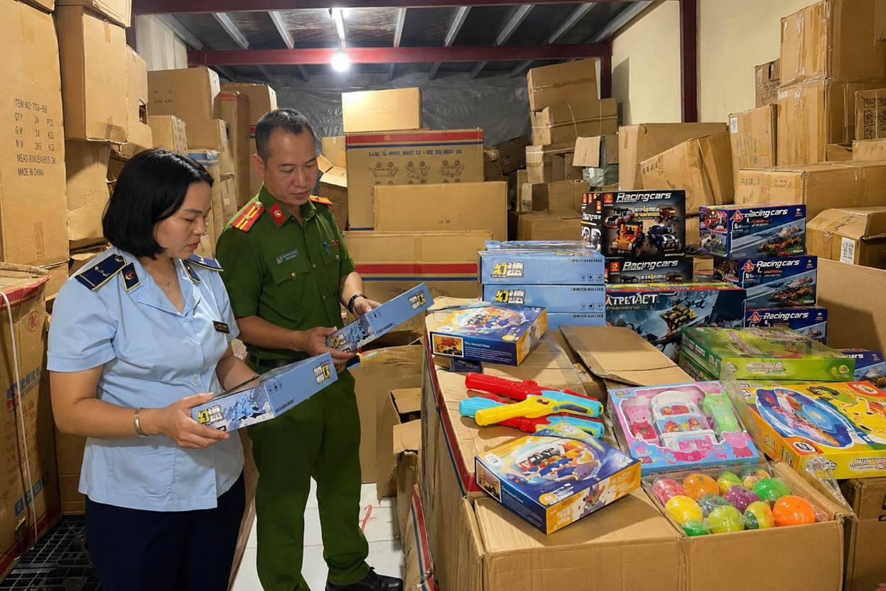 Xử lý nhiều vụ vi phạm trong hoạt động kinh doanh, bảo vệ quyền lợi người tiêu dùng