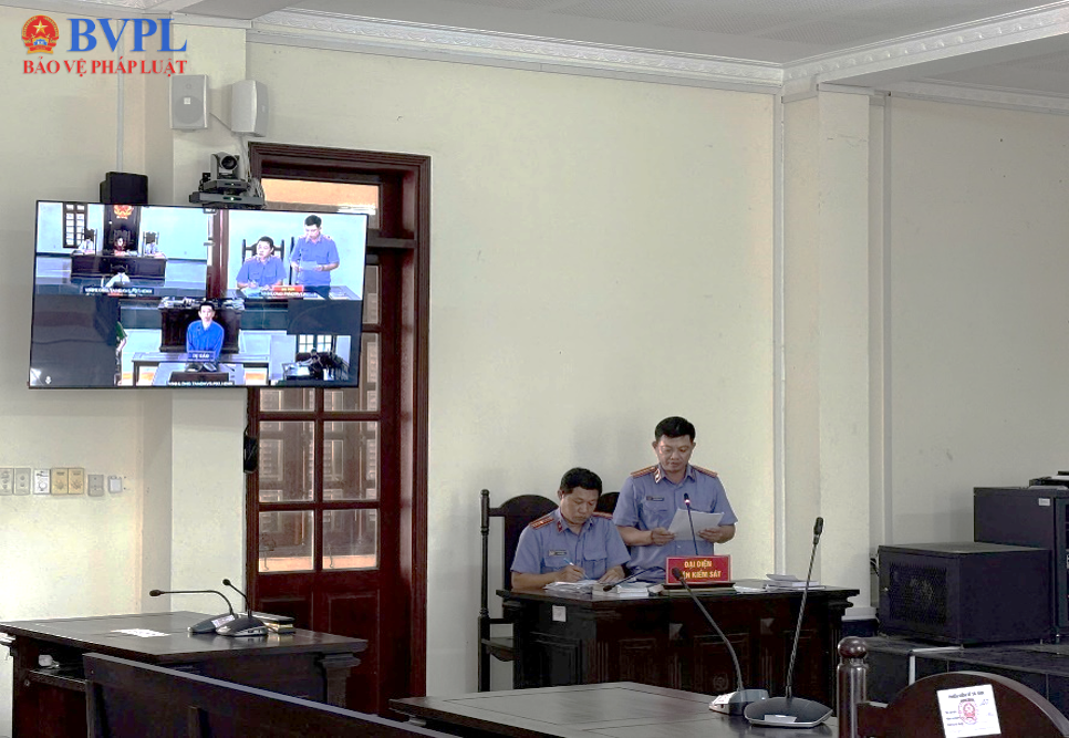 VKSND Khu vực 5 tỉnh Vĩnh Long phối hợp tổ chức 2 phiên tòa rút kinh nghiệm