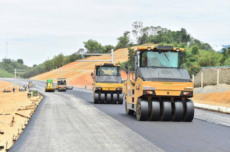 Đánh giá kỹ phương án mở rộng 64,5km cao tốc Tuyên Quang - Hà Giang từ 2 làn lên 4 làn xe