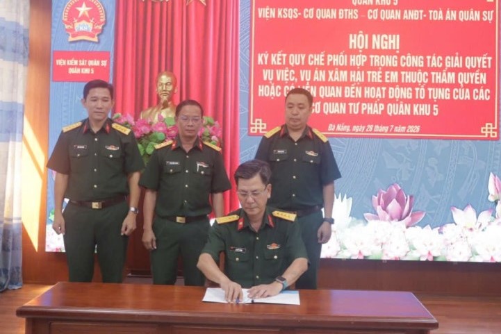 Viện kiểm sát quân sự Quân khu 5 ký quy chế liên ngành giải quyết án xâm hại trẻ em