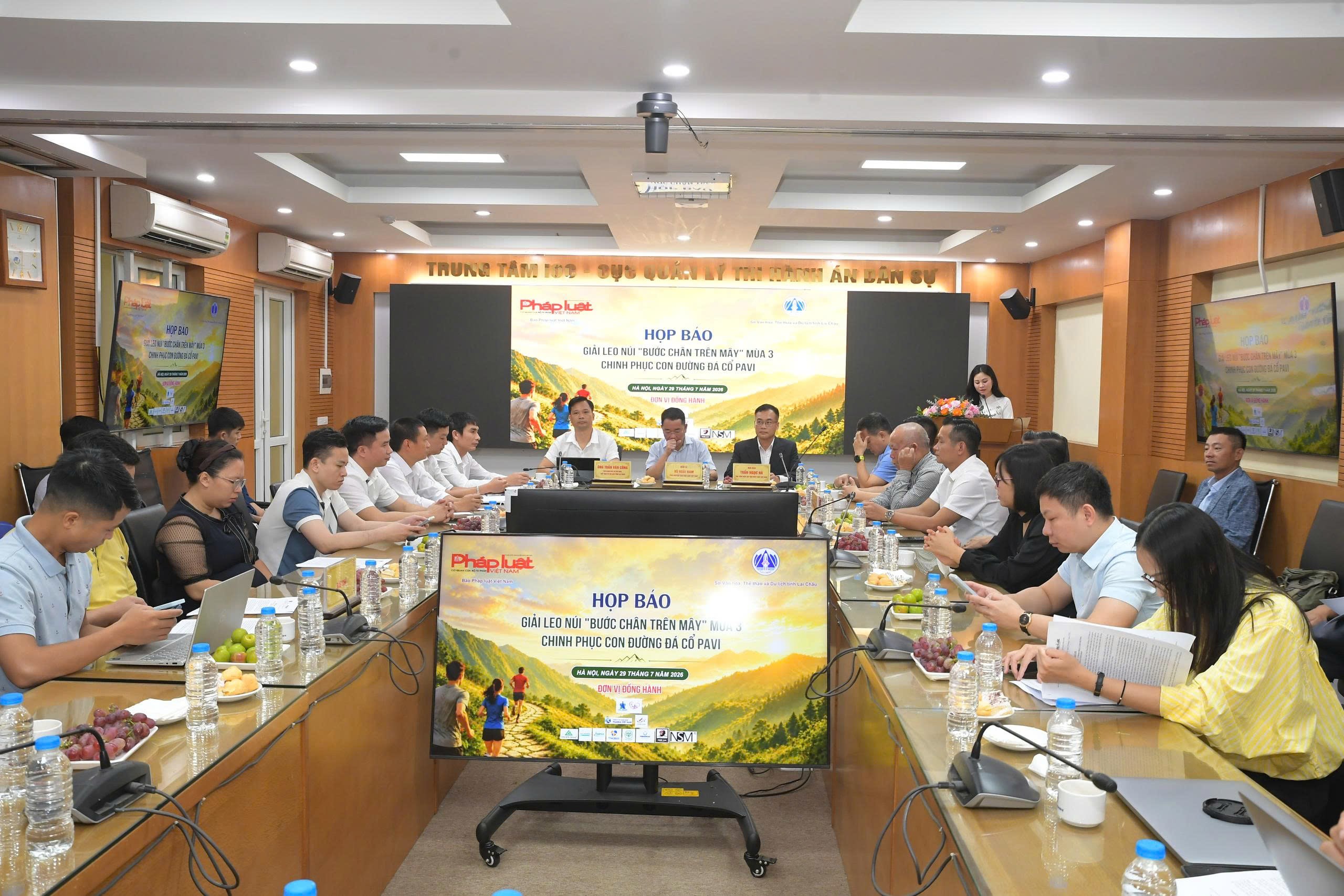 Giải Bước chân trên mây 2026  Chinh phục đường đá cổ Pavi