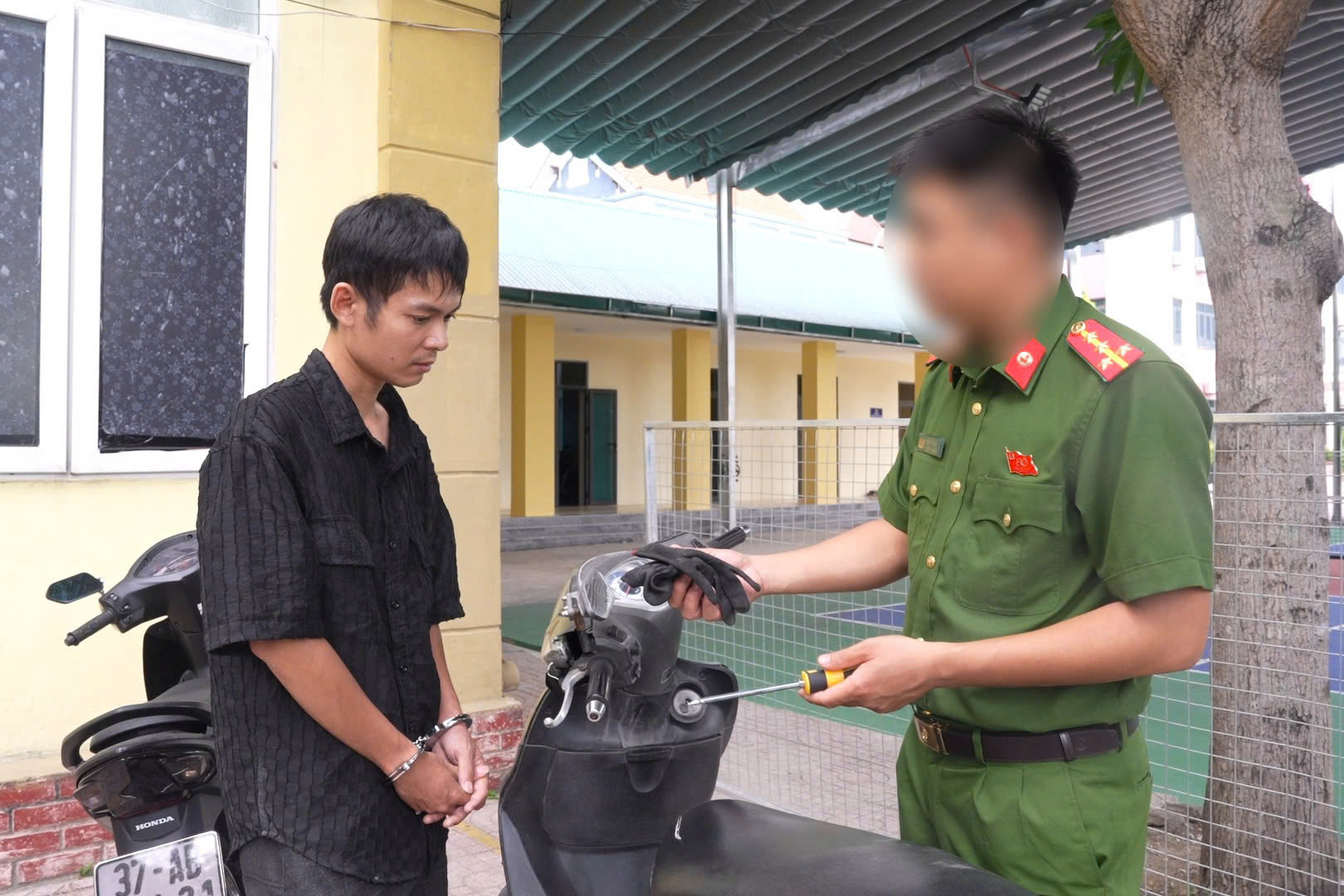 Phê chuẩn khởi tố đối tượng chuyên đột nhập nhà dân trộm cắp tài sản
