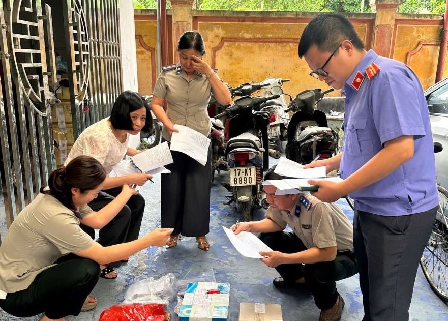 VKSND khu vực 5, tỉnh Hưng Yên kiểm sát chặt chẽ việc tiêu hủy vật chứng