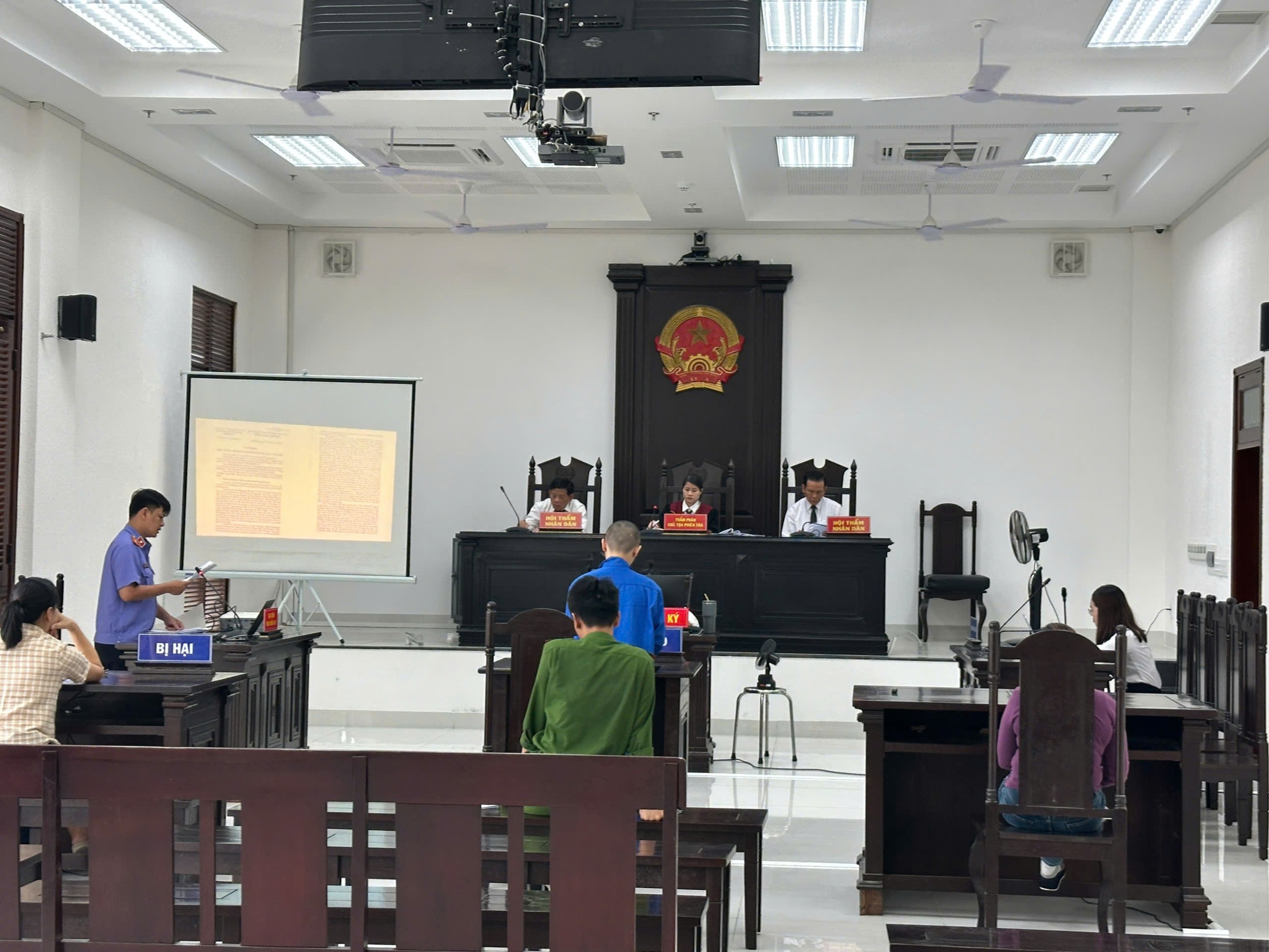 VKSND khu vực 3, TP Đà Nẵng tổ chức phiên tòa trình chiếu chứng cứ
