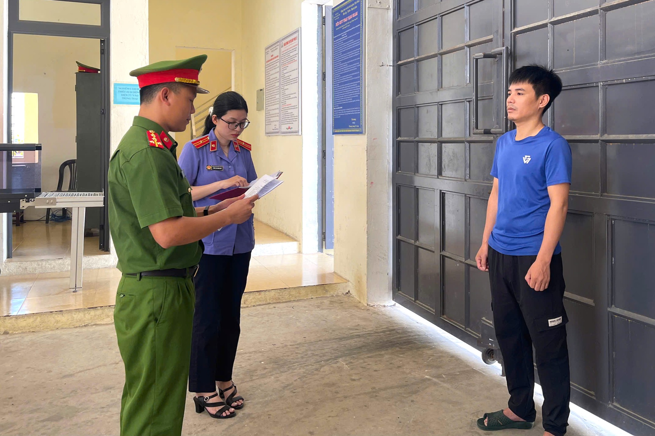 Khởi tố đối tượng cướp giật tài sản