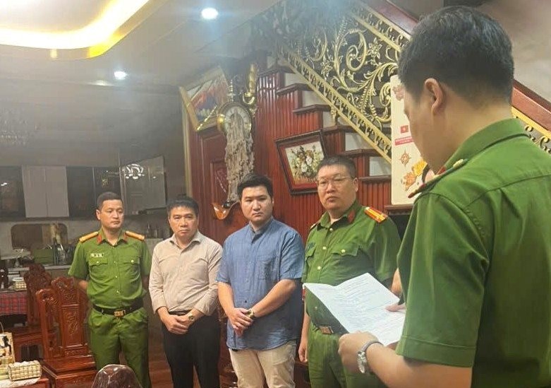 Triệt phá đường dây buôn lậu xuyên biên giới, giao dịch khoảng 1 000 tỉ đồng