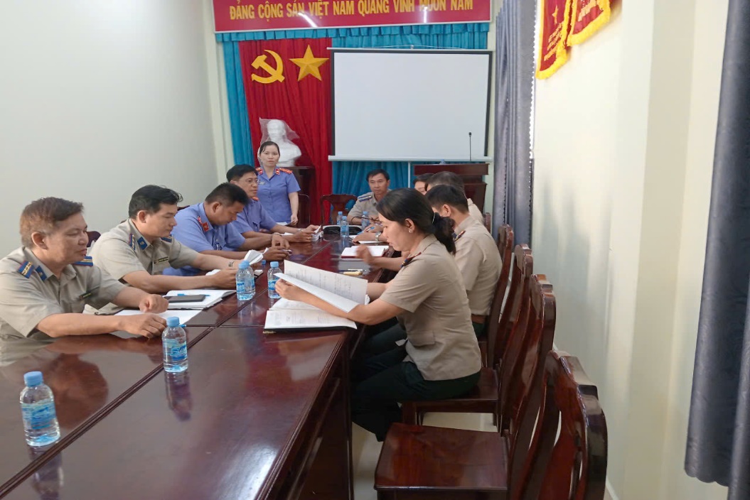 Trực tiếp kiểm sát, phát hiện vi phạm trong công tác thi hành án dân sự tại Đồng Tháp