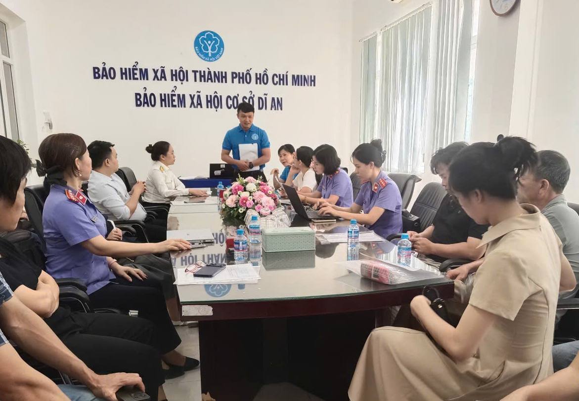 VKSND Khu vực 16 TP Hồ Chí Minh ngăn ngừa tình trạng chậm đóng bảo hiểm xã hội