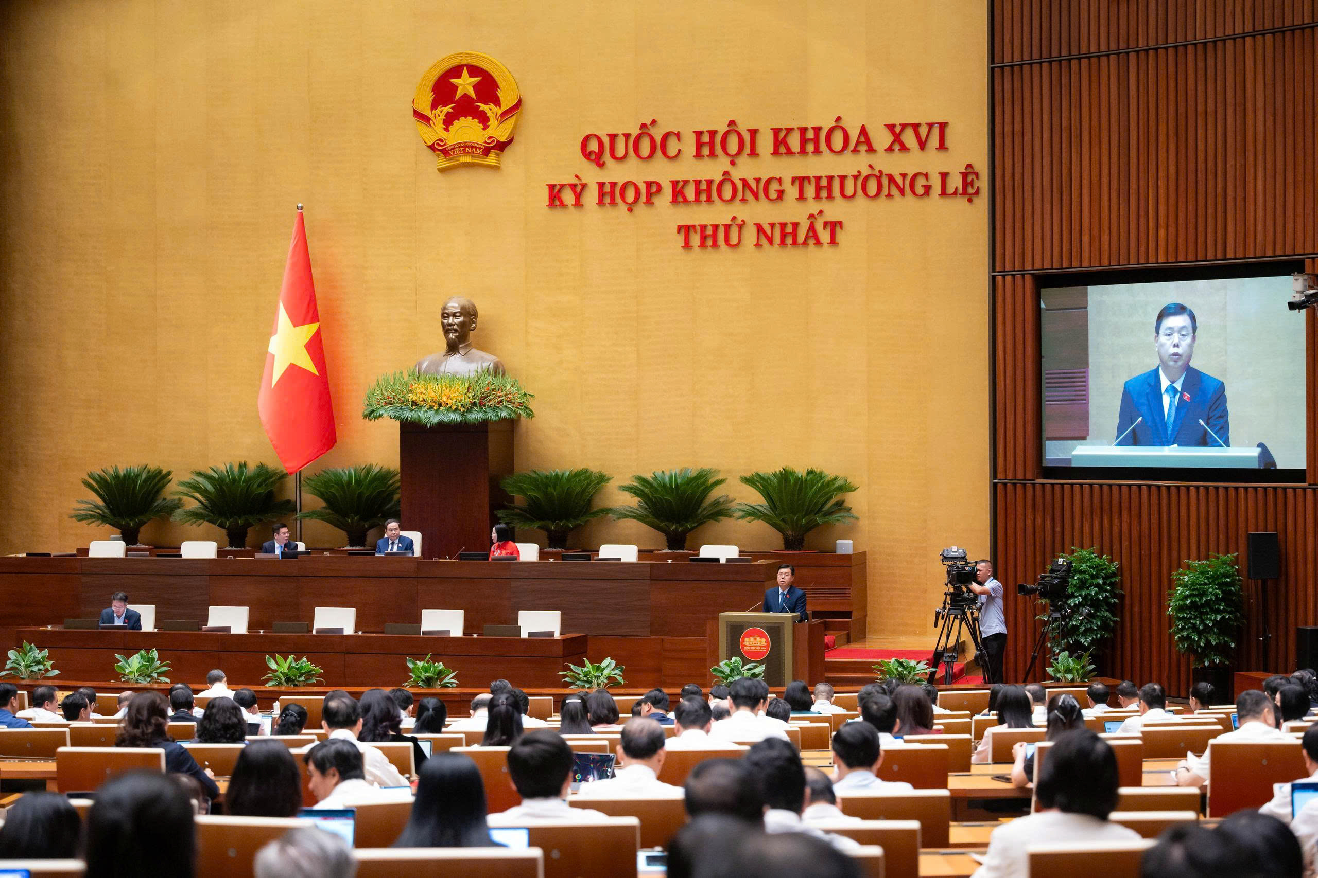Áp dụng cơ chế, chính sách đặc thù để thu hút và sử dụng hiệu quả người lao động sau khi về nước