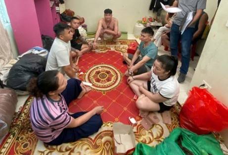 Bắt quả tang 6 đối tượng đánh bạc dưới hình thức chơi liêng tại nhà riêng