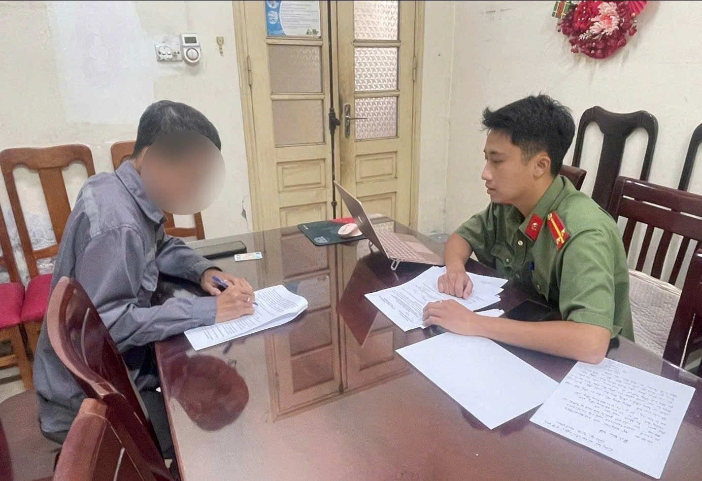 Đăng tải thông tin sai sự thật về Dự án Trục đại lộ cảnh quan sông Hồng, người đàn ông bị xử phạt