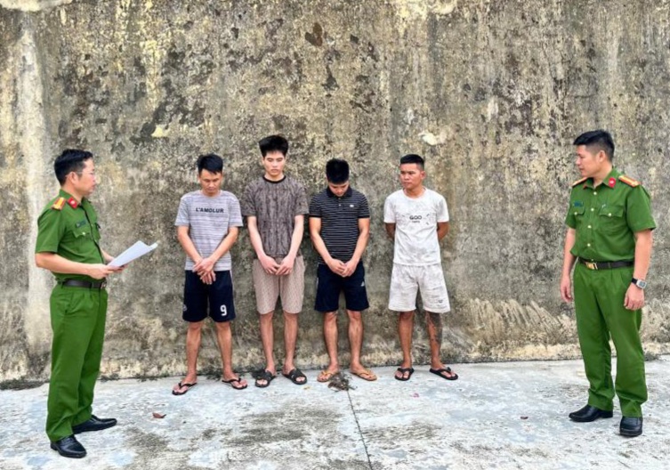 Phê chuẩn khởi tố 4 đối tượng mua bán, tổ chức sử dụng trái phép chất ma túy