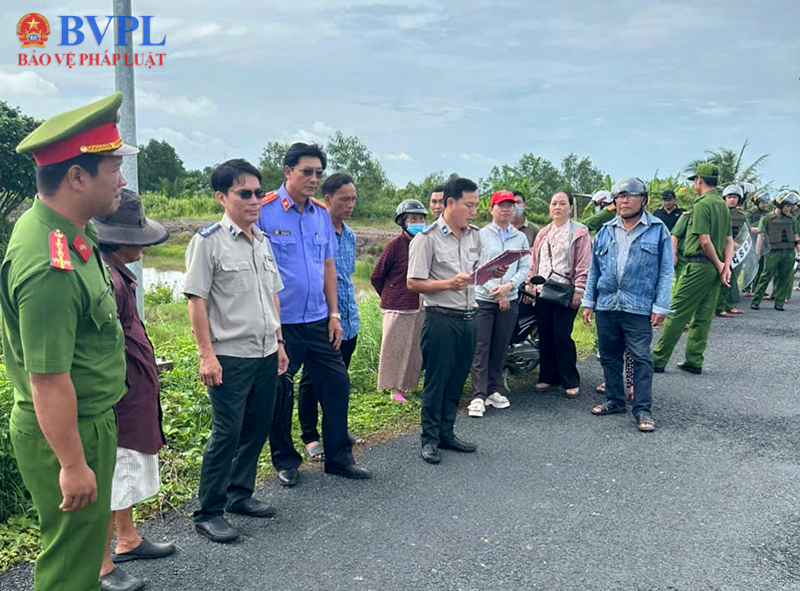 VKSND tỉnh Cà Mau kiểm sát việc cưỡng chế kê biên tài sản