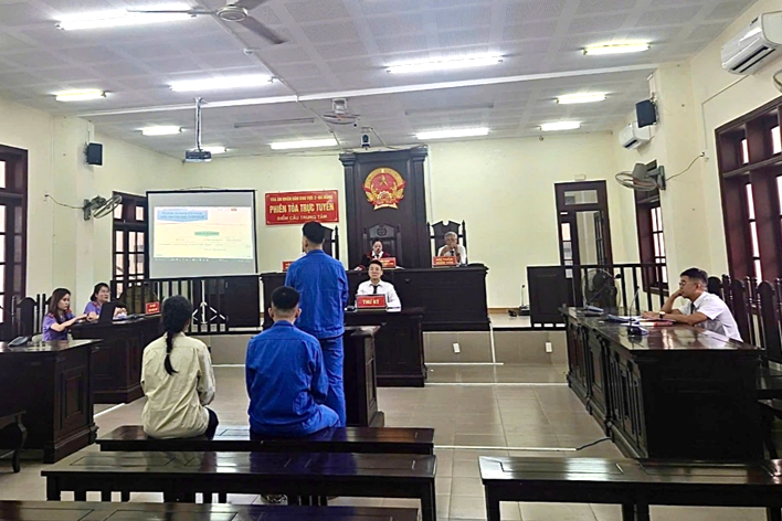 Phối hợp tổ chức phiên tòa rút kinh nghiệm kết hợp trình chiếu chứng cứ vụ án ma túy