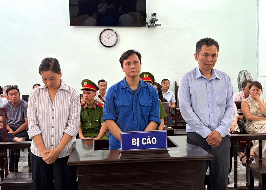 Vì sao 3 cựu cán bộ phường ở Huế lĩnh án 9 năm tù