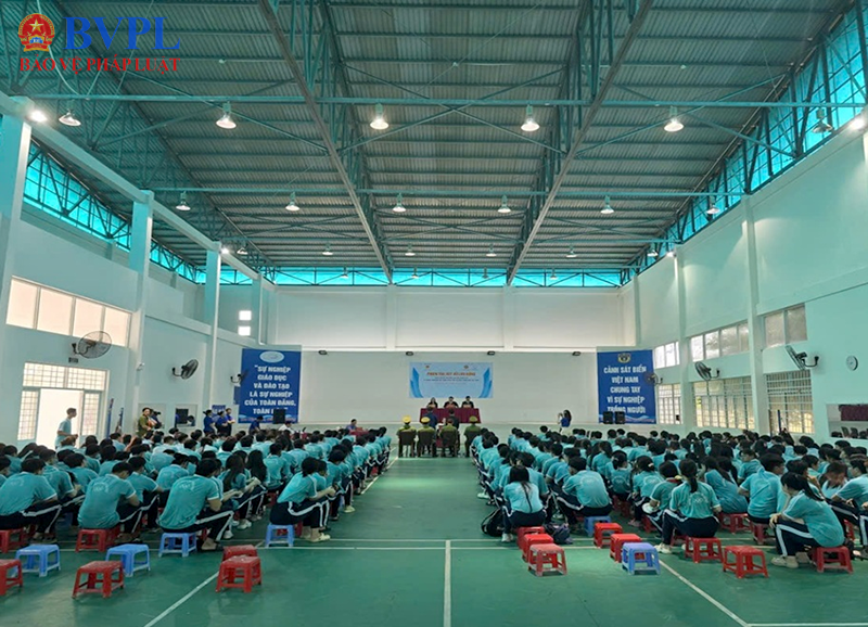 Đưa phiên tòa xét xử tội phạm ma túy đến trường học để tuyên truyền pháp luật
