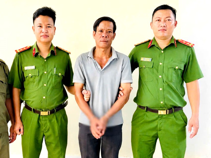 Bắt đối tượng truy nã về tội “Lạm dụng tín nhiệm chiếm đoạt tài sản”